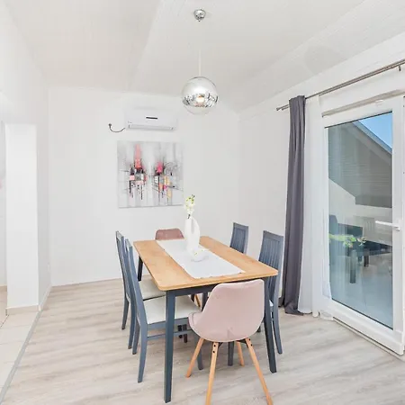 Apartamento 24 *